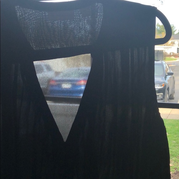 Ladies New York & Company sheer top - Picture 3 of 4